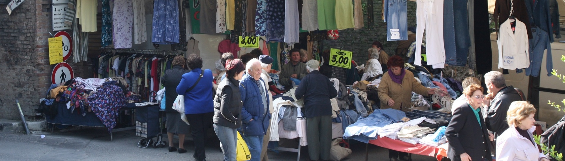 Mercato settimanale viale XXV aprile