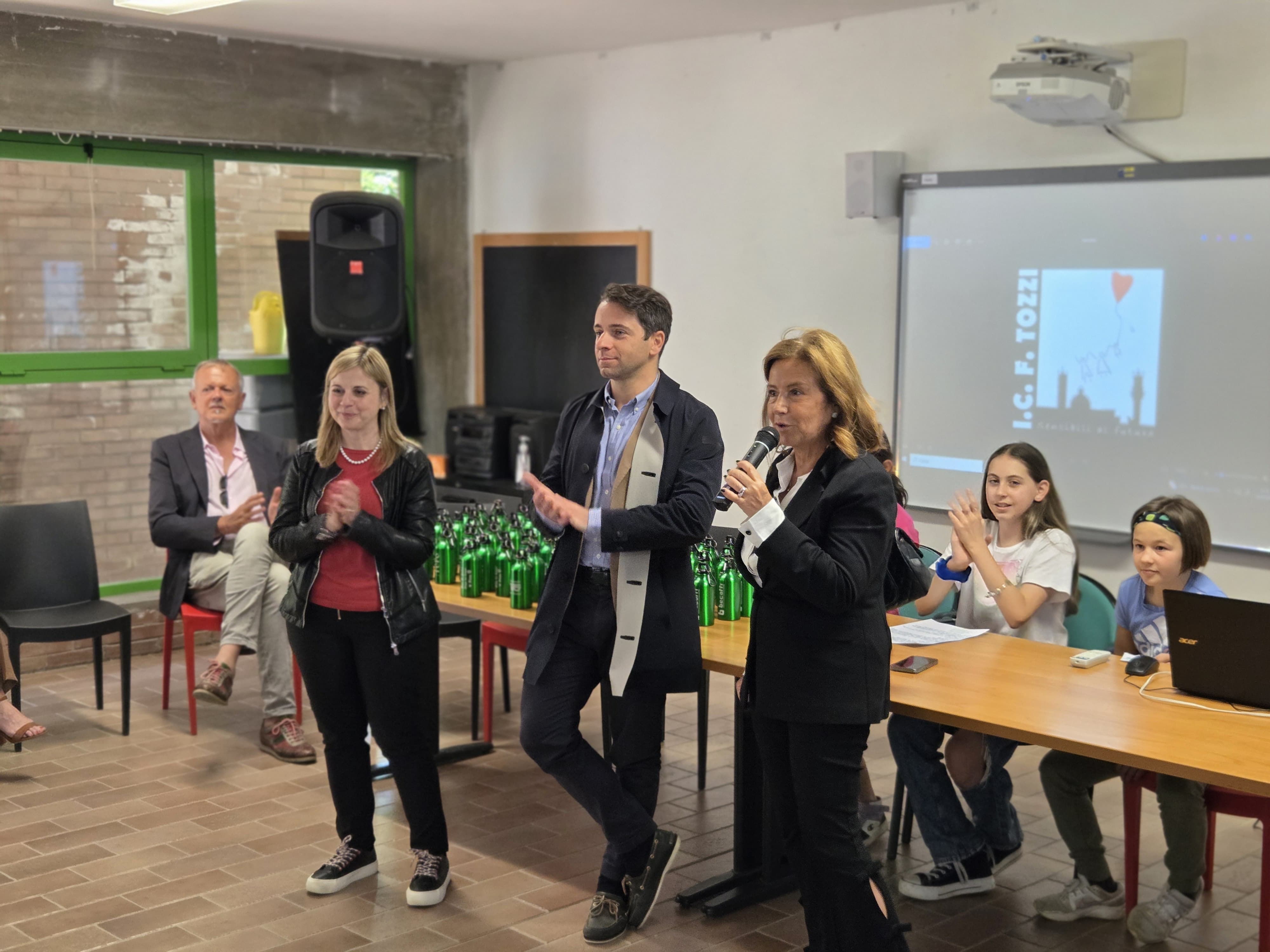 Inaugurazione distributore acqua scuola Tozzi