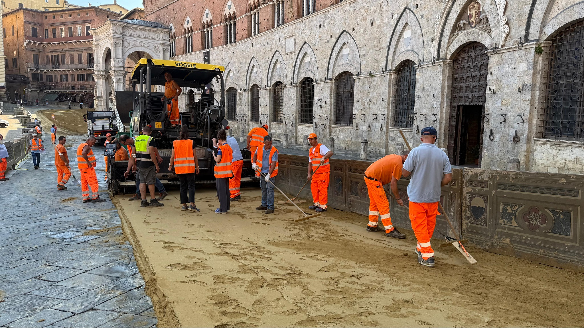 Tufo in Piazza del Campo