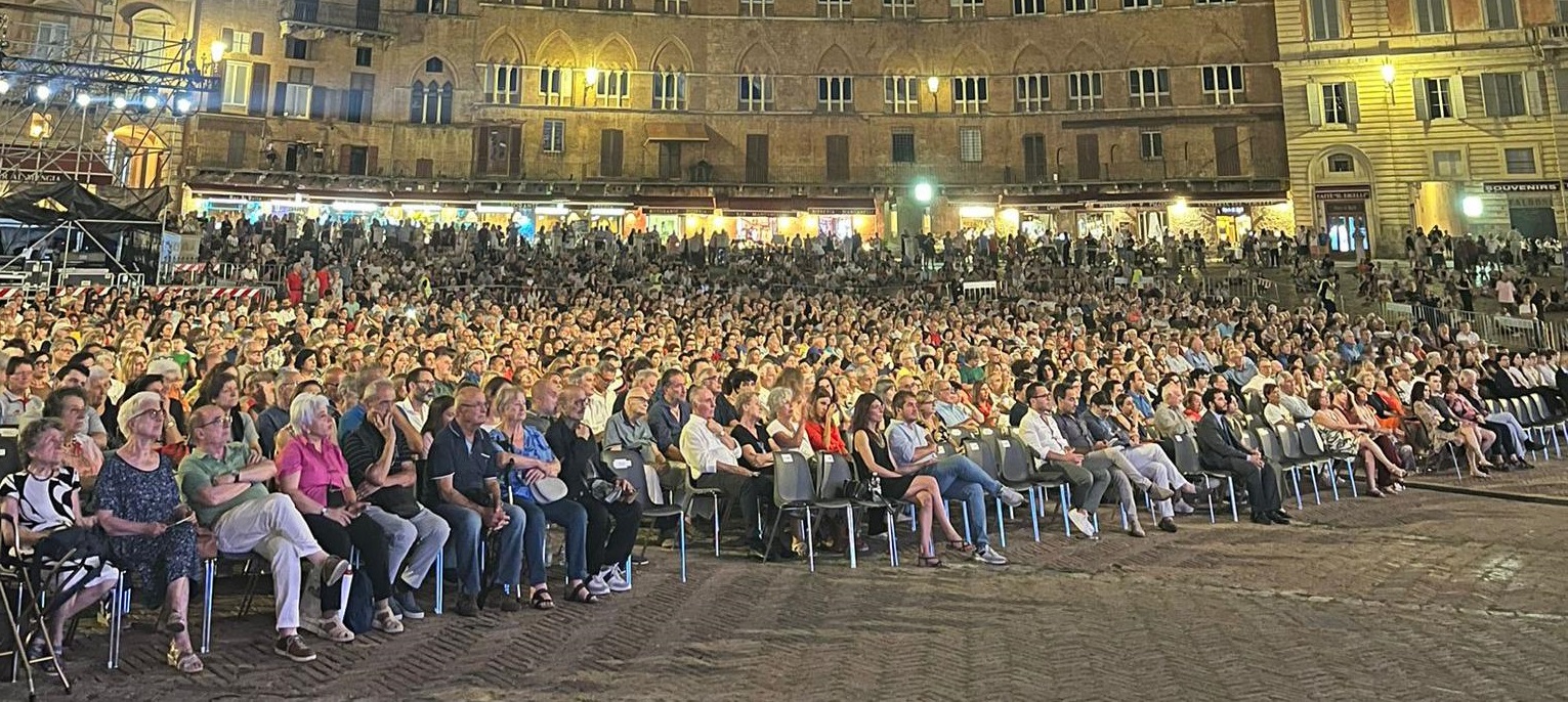 Sboccia l'Estate - Piazza del Campo