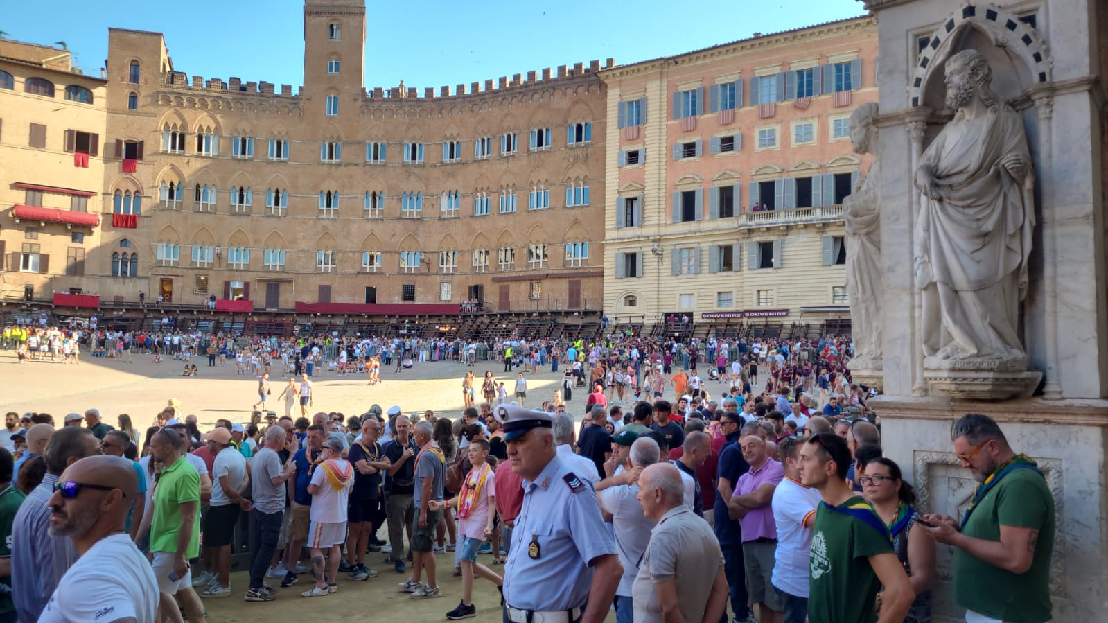 Piazza del Campo prima della prova mattutina