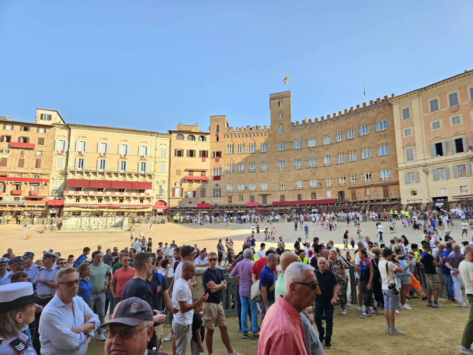 Piazza del Campo prima della prova mattutina
