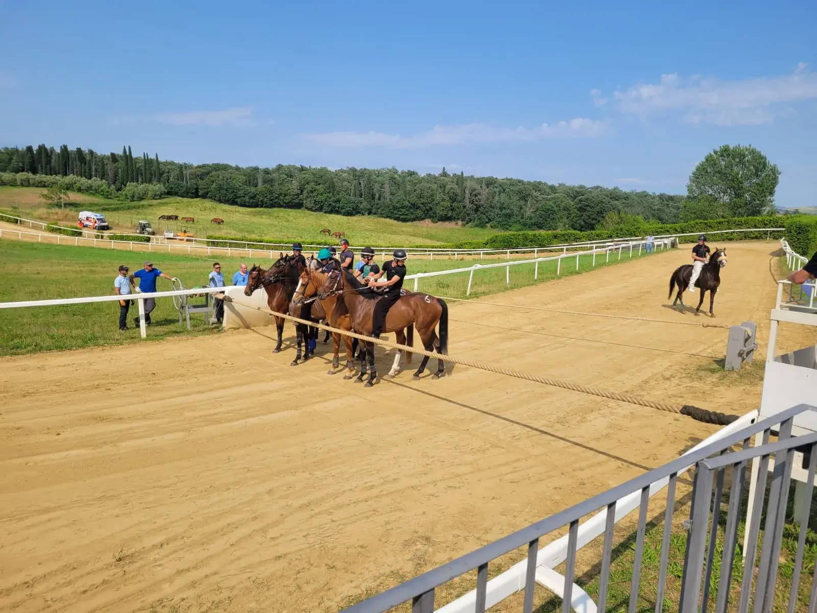 Lavori di addestramento sulla pista di Mociano