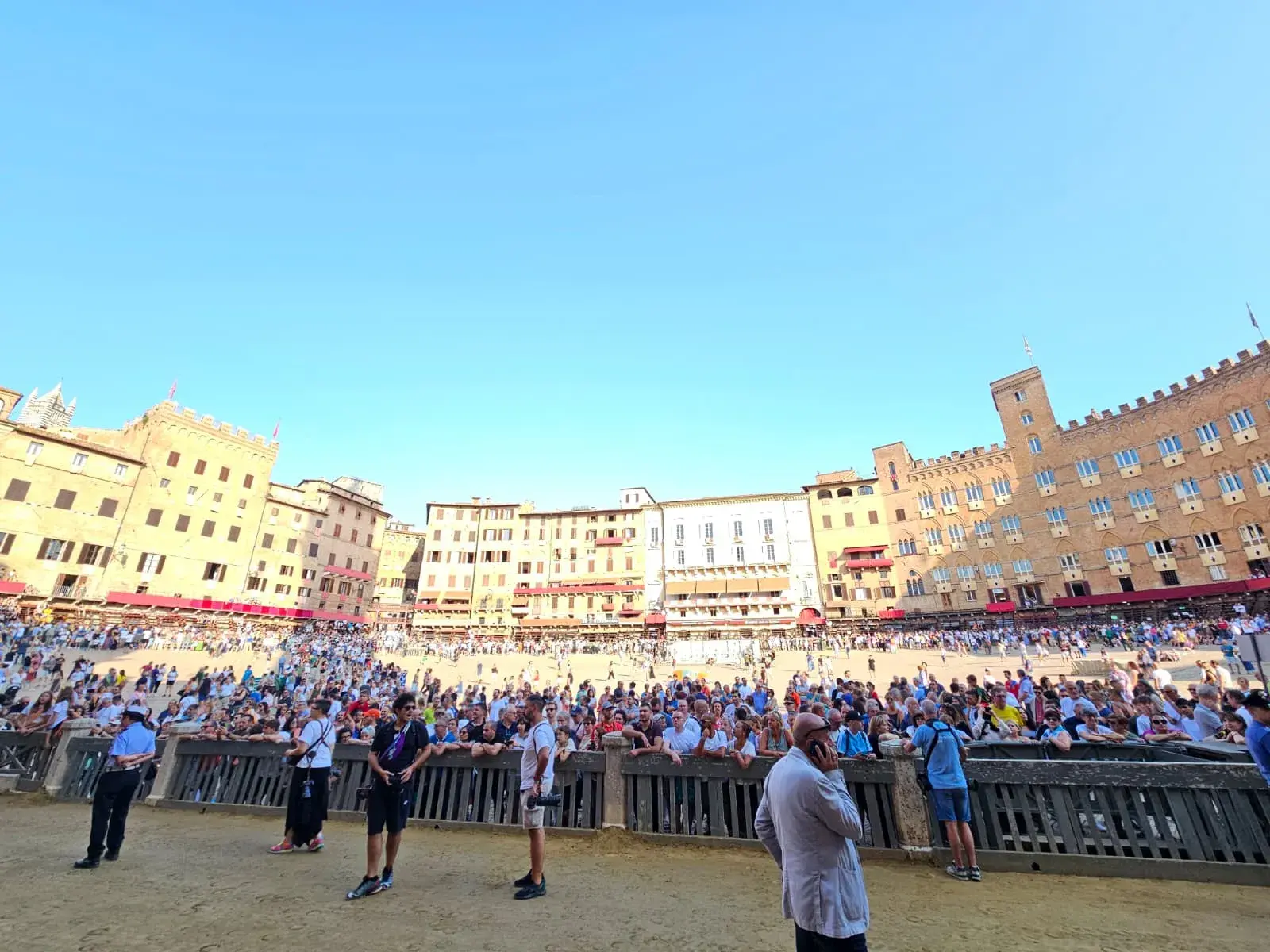 Palio - Piazza del Campo prima della prova