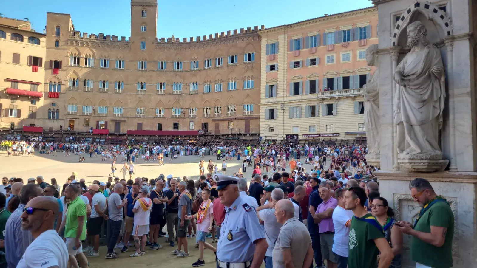 Piazza del Campo prima della prova mattutina