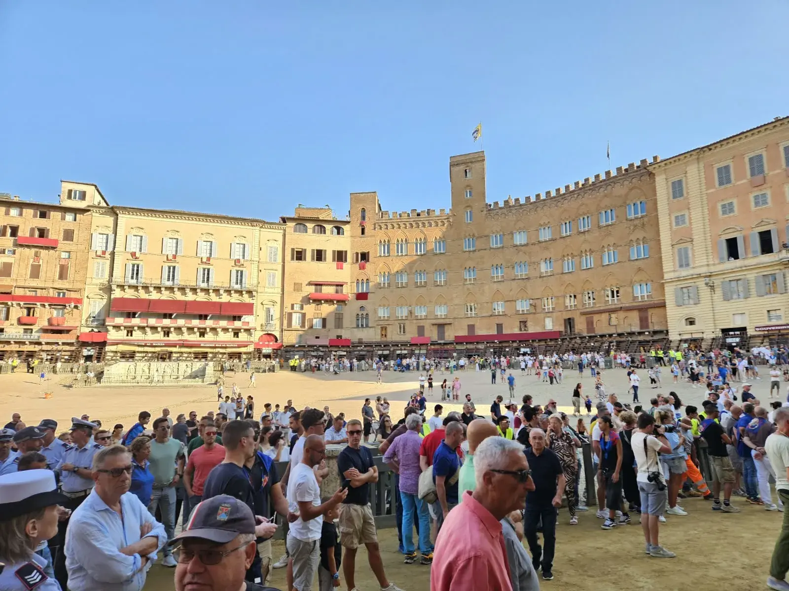 Piazza del Campo prima della prova mattutina