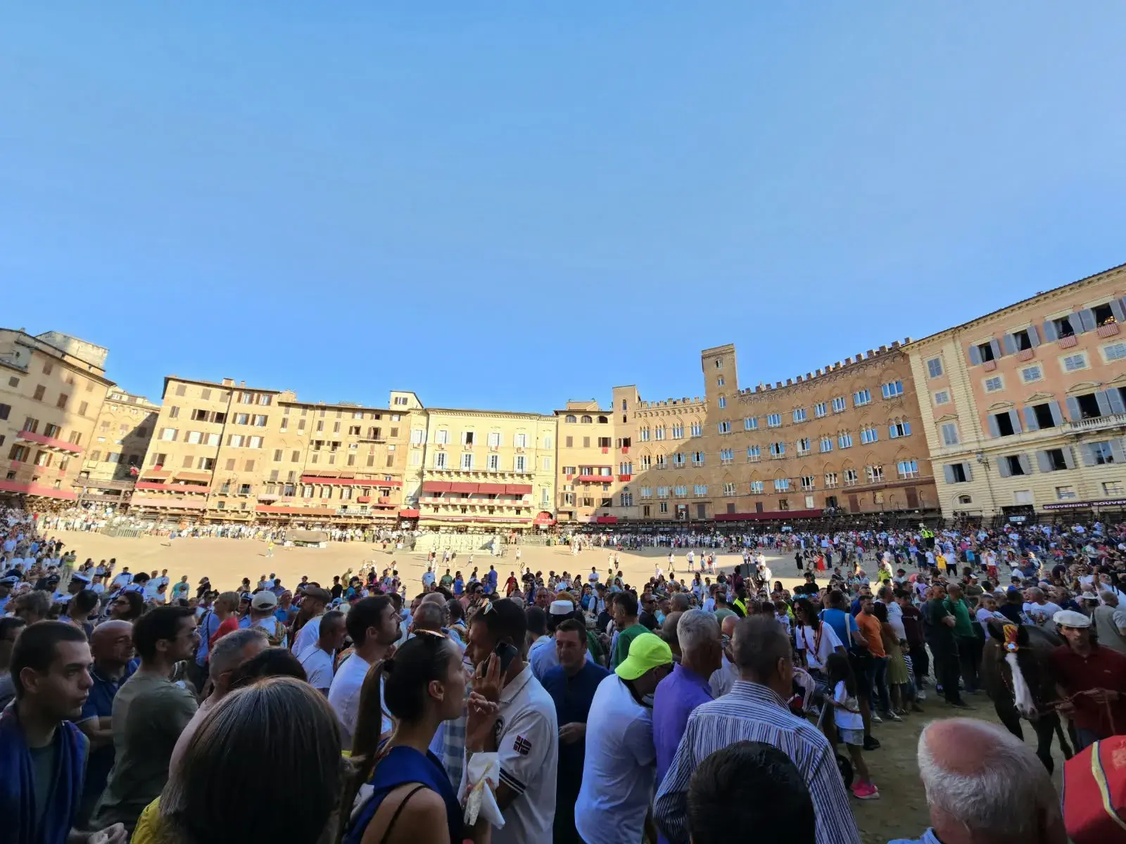Piazza del Campo prima della prova mattutina